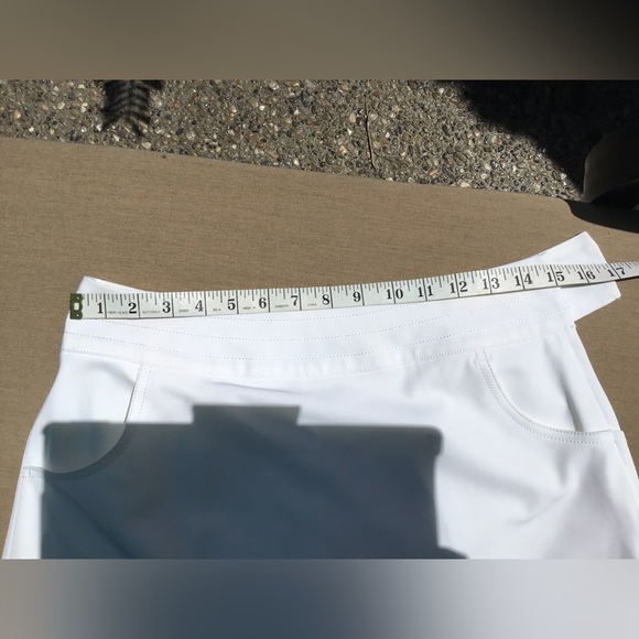 Off-White Nike Golf Skort - Like New - Size 4 - Picture 3 of 7